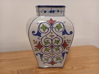 stará malovaná keramická váza