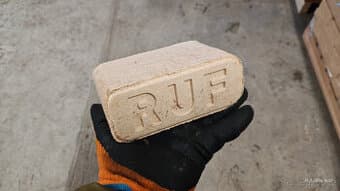 Dřevěné BRIKETY RUF, malé palety Nakládka v ceně