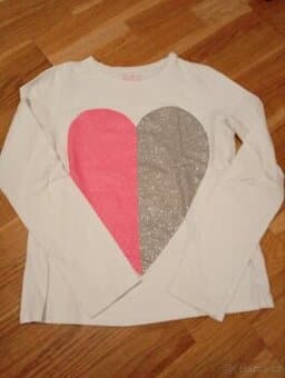 Dívčí bíle tričko s dlouhým rukávem