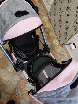 Kočárek pro panenky