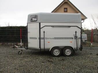 Přepravník koní Vezeko Sirius – 2 koně, TOP stav