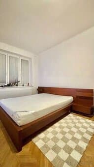 Prodám manželskou postel 160×200 cm.