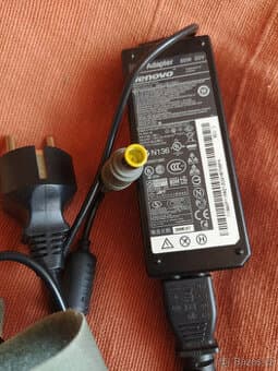 Nabíječka Lenovo 65w