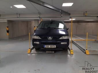 Pronájem garážového stání 11 m², ul. Pod radnicí, Praha - Ko