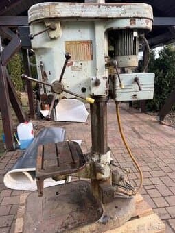 Stojanova vrtačka VS 32 A Dacice