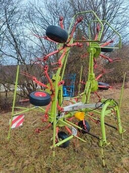 Obraceč sena a píce CLAAS W 640 SL