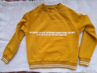 MIKINA S NAPISEM M - 13+