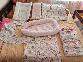 růžový set se zvířátky a motýly pro miminka