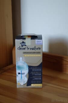 Kojenecká láhev ADVANCED ANTI-COLIC 0+