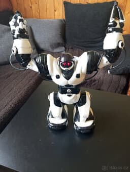 Robotická hračka