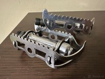 Zbrojovka Lodičky Pedále TOP STAV