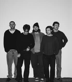 The Neighbourhood Sektor01 sezení u podia, 30.4.