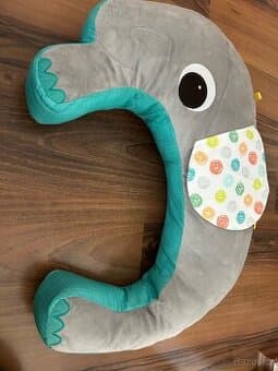 Kojící a polohovací podkova slon