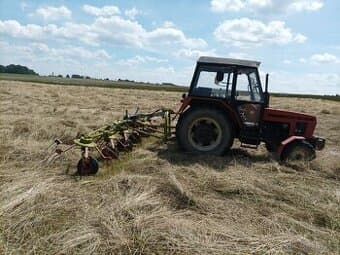 Prodám obraceč píce Claas