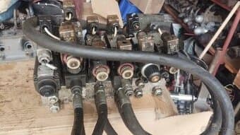 Hydraulický rozvaděč šesti sekční