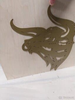 Plechový obraz na stěnu - zlatý býk