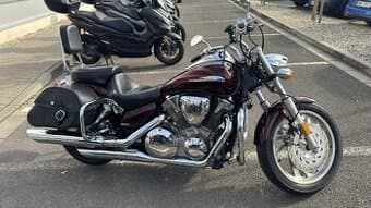 Honda VTX 1300C (USA, r.v. 2007, 18 602 mil / cca 29 763 km)