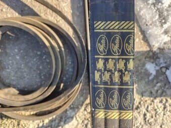 Prodám klínový řemen na kombajn JOHN DEERE