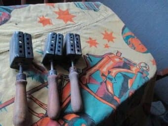 starožitný nález-žehlička vosku