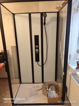 Sprchový masážní box