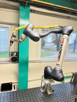 Robot Doosan M0617 (8094)