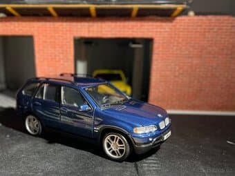 BMW X5 1:24 Maisto