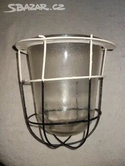 Starožitny železný kryt na světlo vc.skla - SPĚCHÁ