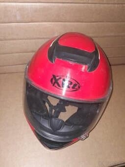 Přilba zn. XRD červená