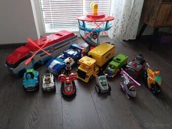 Tlapková patrola vozidla s figurkami. Možné prodat i po kuse