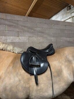 Skokové sedlo Jan Hauzer