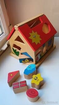 Dřevěná hračka- vkládačka