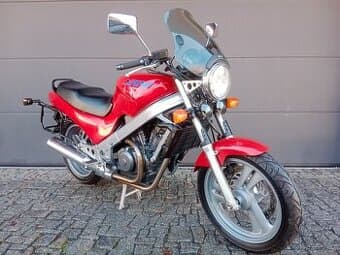 Honda NTV 650 Revere r.v.1996 2.Majitel - PRODÁNO