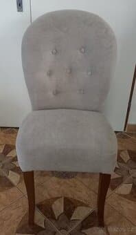 dřevěná jídelní židle z masivního dřeva Oval