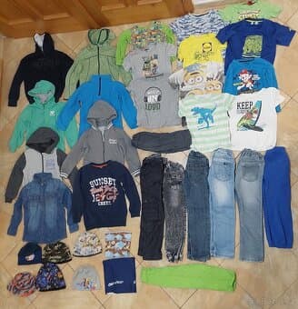 mix balik oblečení 34 kusů vel.122- 128