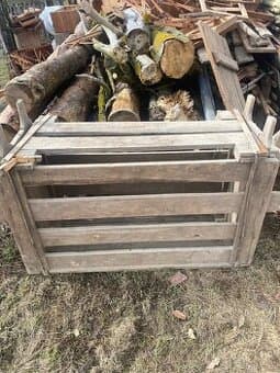 Dřevěná klec na prase, ovce a pod.