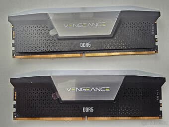Corsair Vengeance RGB black 16GB (2x8GB), DDR5-5200, CL40