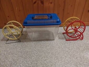 Přenosku pro křečka s 2 kolotoči