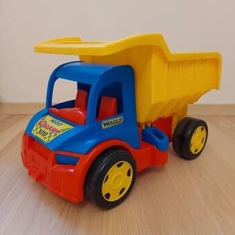 Velký náklaďák Gigant Truck