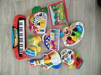 Zvukové hračky. Klávesy, volant kytara...
