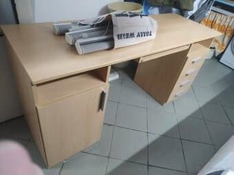 Počítačový stůl