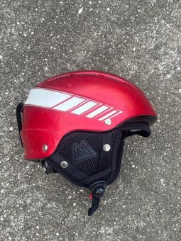 Prodám lyžařskou přilbu 56-58cm+bryle