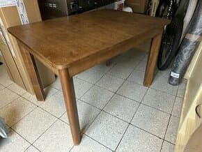 Rozkládací jídelní stůl dub