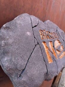 Betonové logo na míru