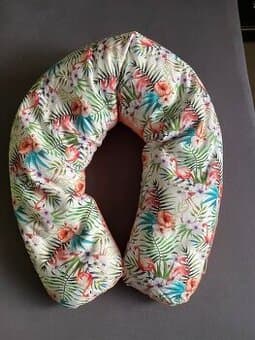 Úplně nový nepoužívaný kojící polštář