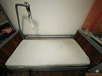 Elektrická polohovací postel