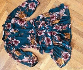 Dámské šaty vel S zn Reserved