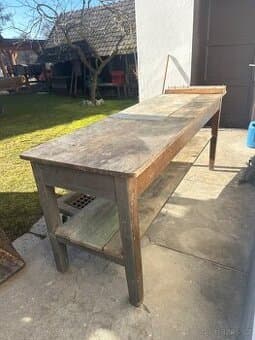 Pracovní stůl za odvoz
