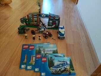 LEGO City 4440 Policejní stanice v lese