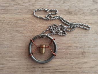 Cyberpunk 2077 řetízek na krk V