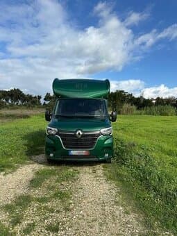 Přepravník koní Renault ATM 5-místný / Automat